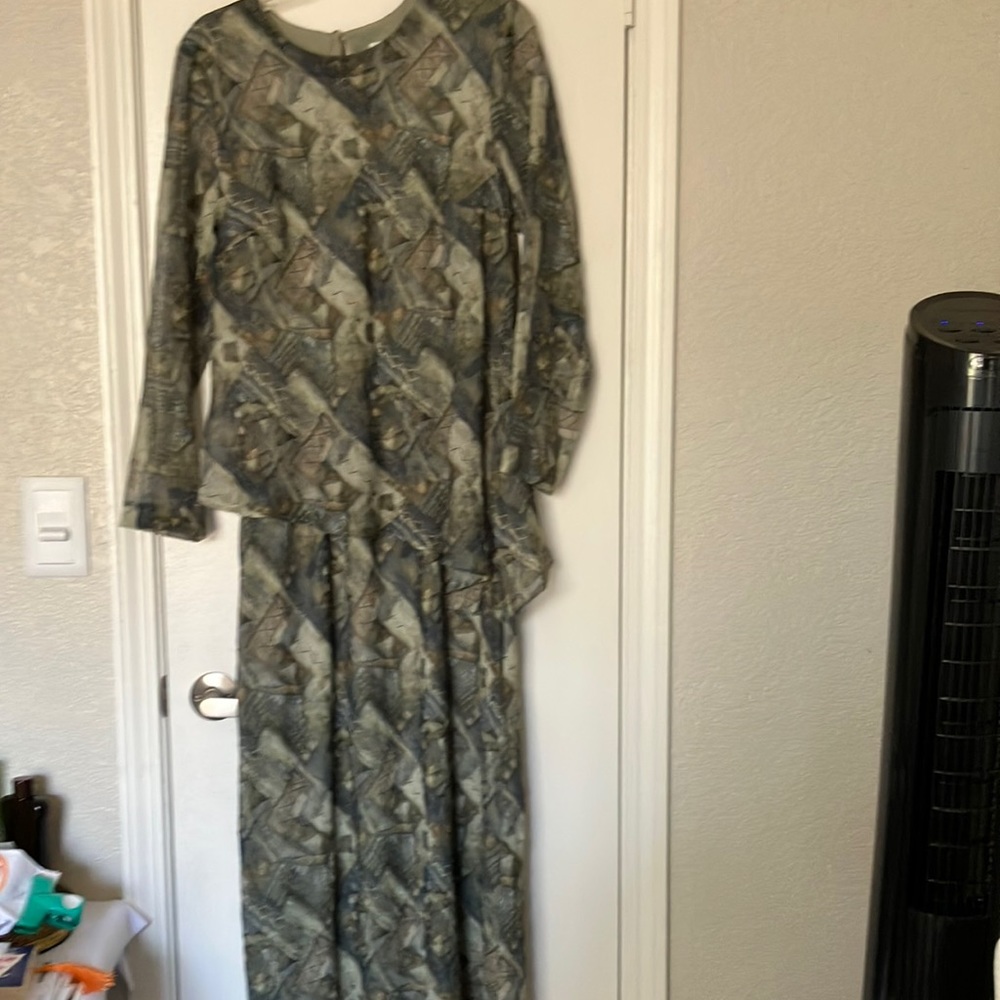 K Studio Verigated Green sketched Squares Chiffon Maxi Dress Size 12.